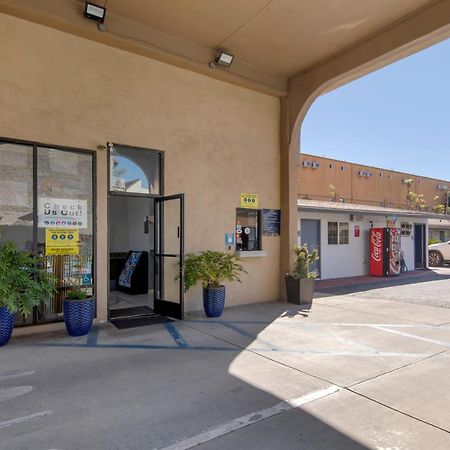 Anaheim Discovery Inn And Suites Zewnętrze zdjęcie