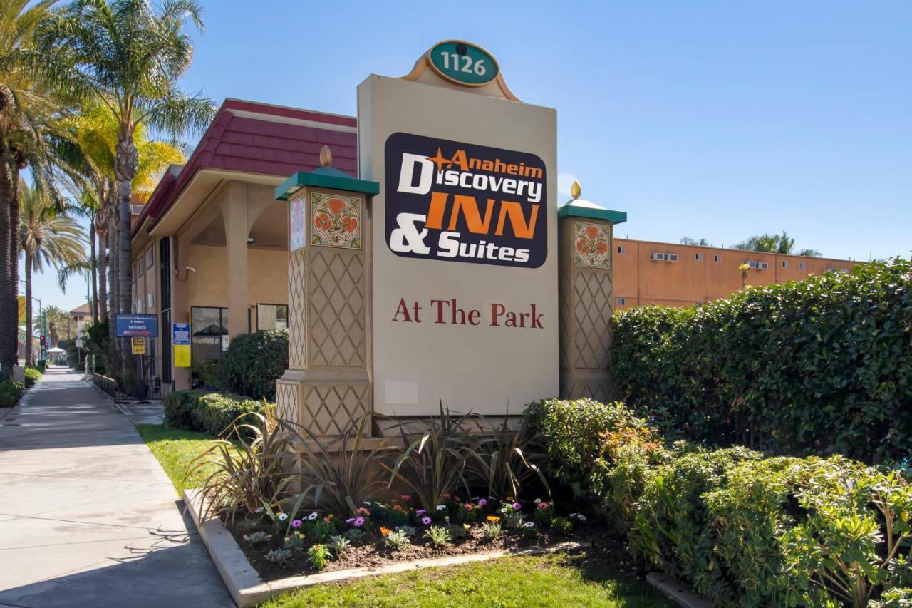 Anaheim Discovery Inn And Suites Zewnętrze zdjęcie