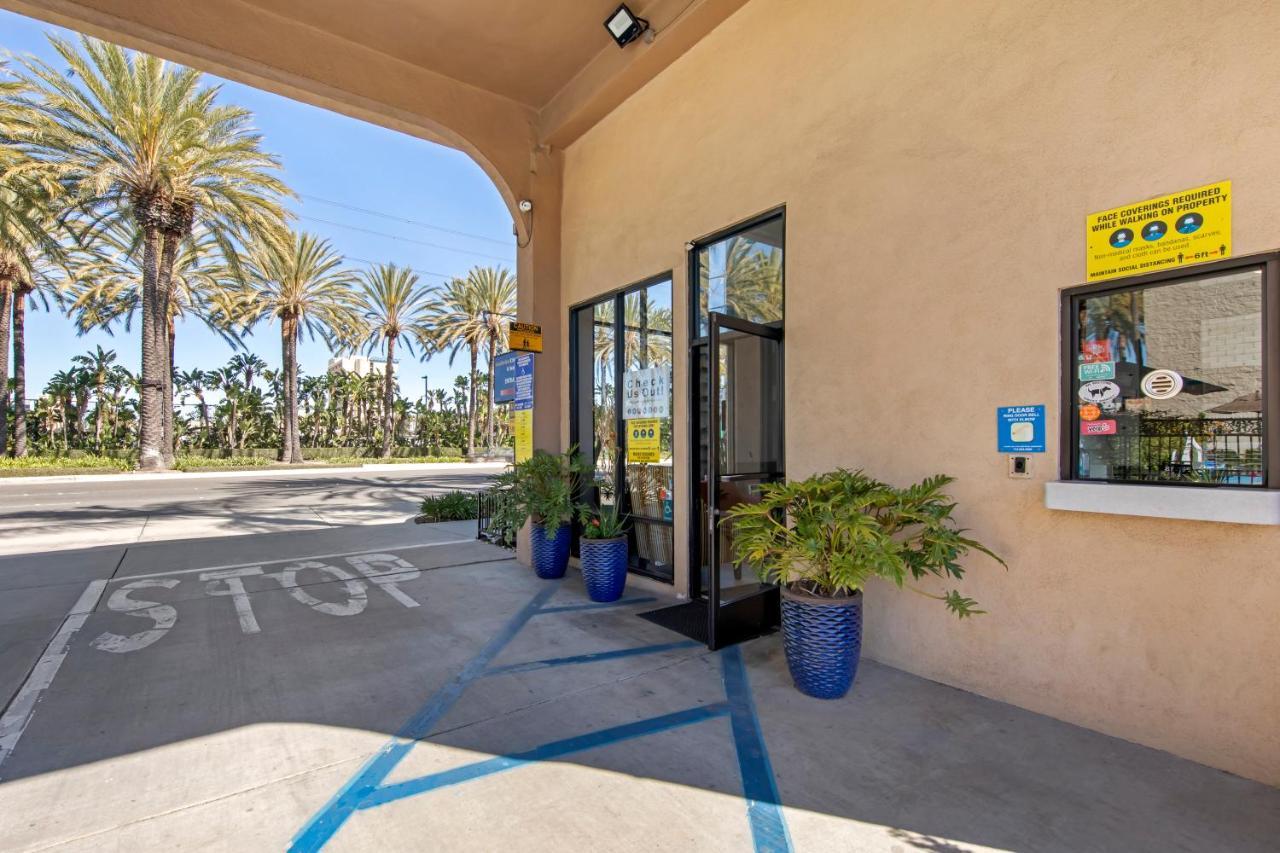 Anaheim Discovery Inn And Suites Zewnętrze zdjęcie