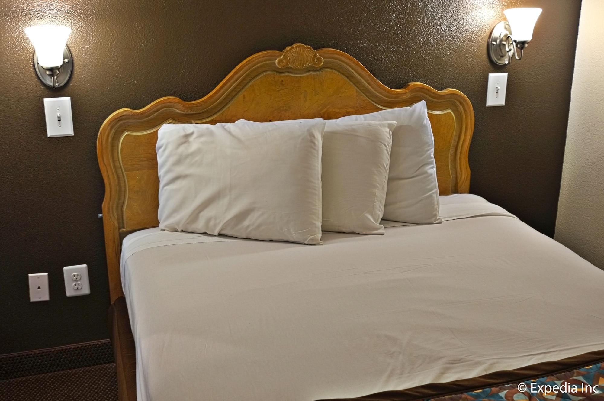 Anaheim Discovery Inn And Suites Zewnętrze zdjęcie