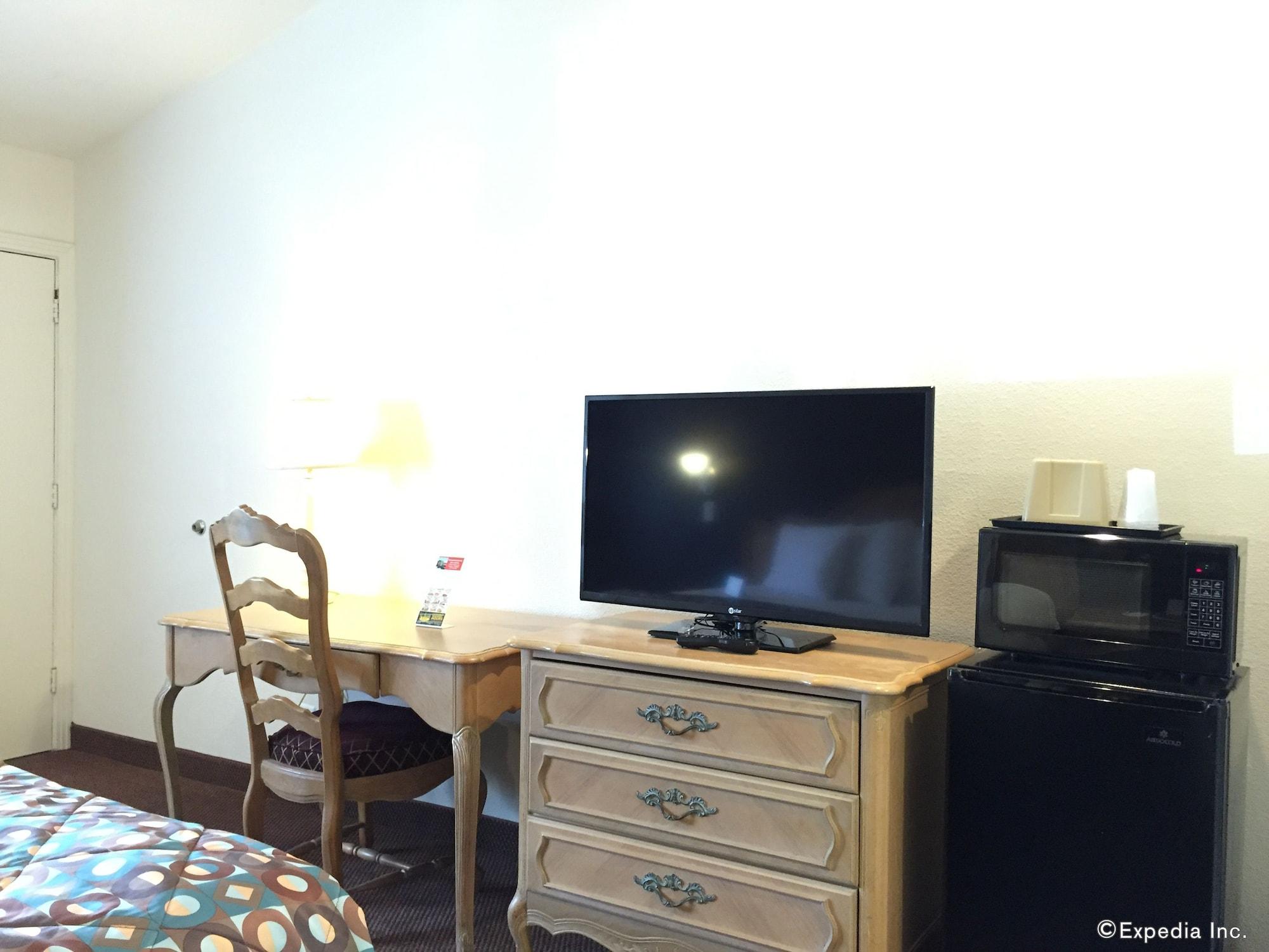 Anaheim Discovery Inn And Suites Zewnętrze zdjęcie