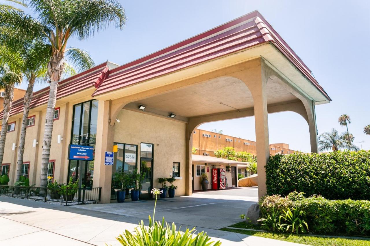 Anaheim Discovery Inn And Suites Zewnętrze zdjęcie