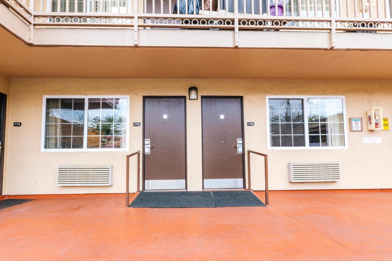 Anaheim Discovery Inn And Suites Zewnętrze zdjęcie